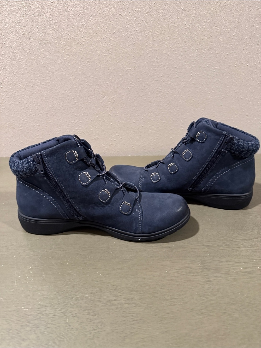 Clarks Navy Zipper Ankle Booties size 8.5 - Picture 7 of 8